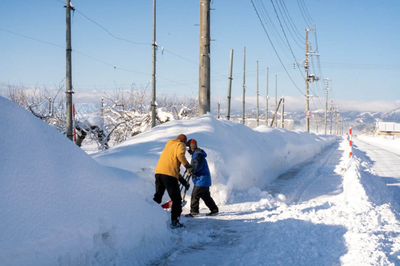 除雪　雪国